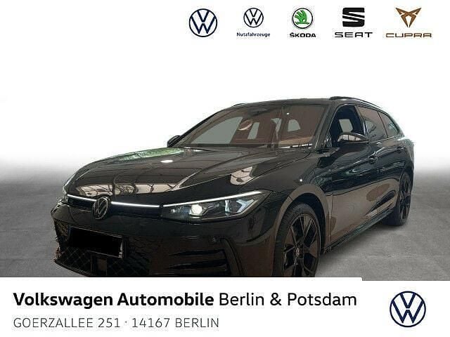 Grenadillschwarz metallic Gebraucht 2024 VW Passat R-line Kombi | 53.950 € (Teuer) - Bild 1/2
