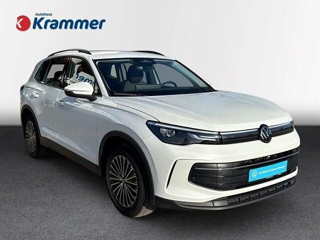 Gebraucht VW Tiguan Life 150 PS (110 kW) 2024 Weiß SUV