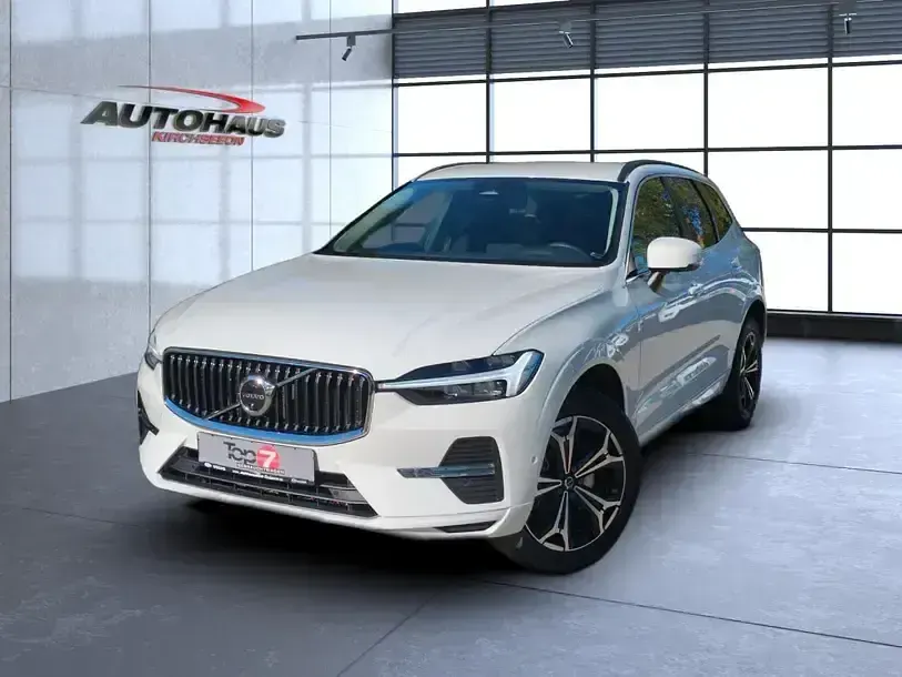 Gebraucht Volvo XC60 Momentum 197 PS (144 kW) 2022 Ice white SUV