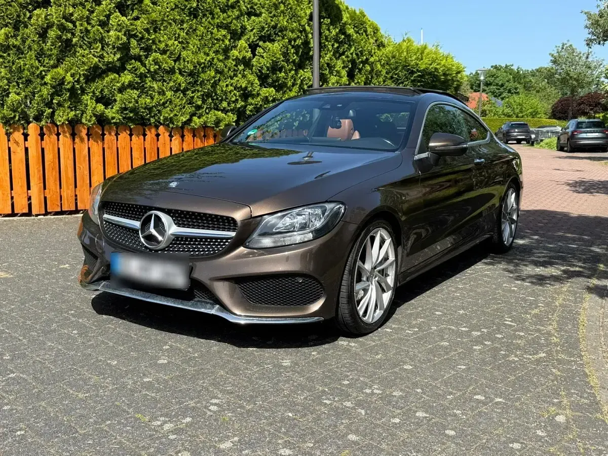 Gebraucht Mercedes C250 AMG line 204 PS (150 kW) 2016 Braun Coupé