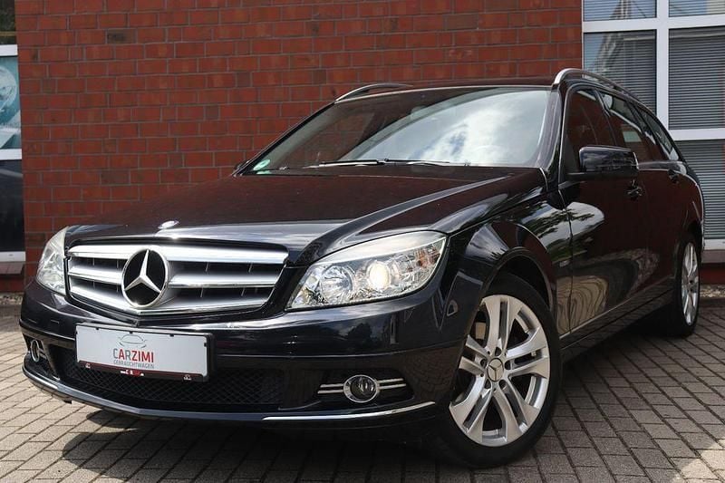 Schwarz Gebraucht 2010 Mercedes C200 Limousine | 7.990 € (Fairer Preis) - Bild 1/4