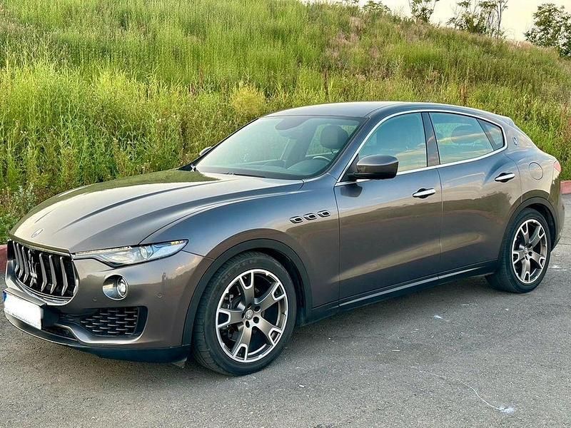 Grau Gebraucht 2018 Maserati Levante SUV | 32.000 € - Bild 1/4