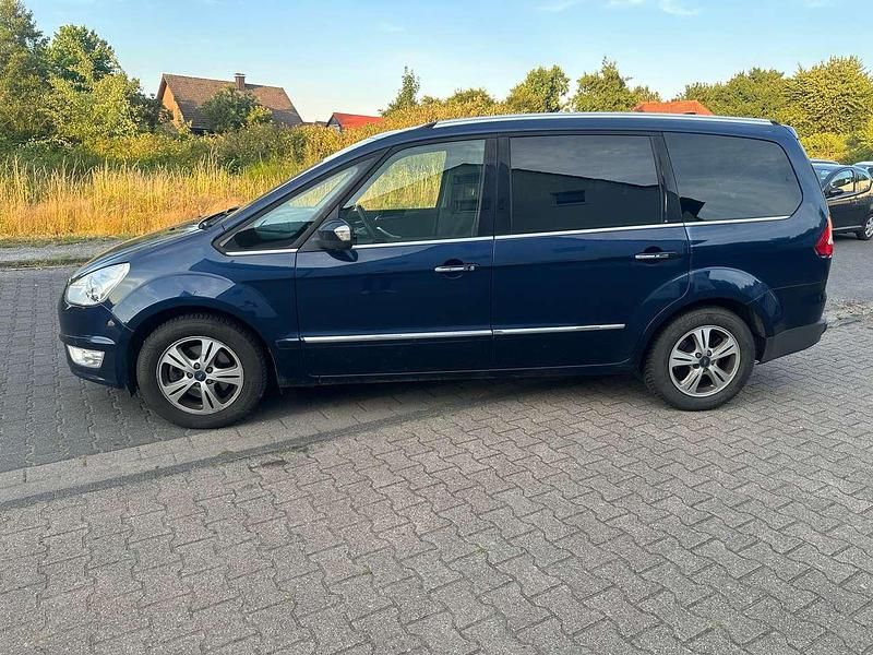 Gebraucht Ford Galaxy Titanium 163 PS (119 kW) 2013 Atlantikblau metallic Van / Kleinbus