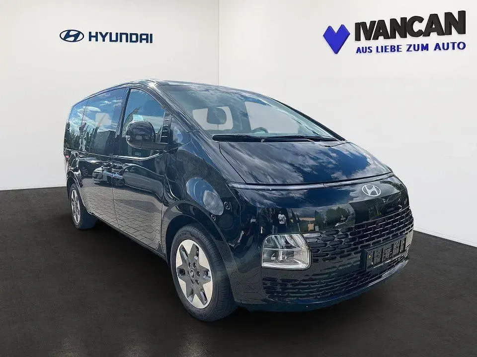 Neu Hyundai Staria Trend 225 PS (165 kW) 2025 Schwarz Van / Kleinbus