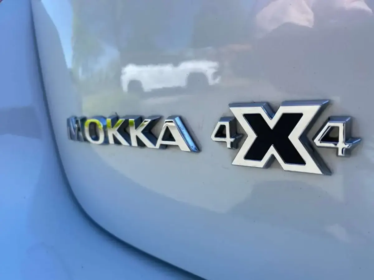 Gebraucht Opel Mokka X Color Innovation 152 PS (111 kW) 2017 Abalone weiss / dach schwarz SUV