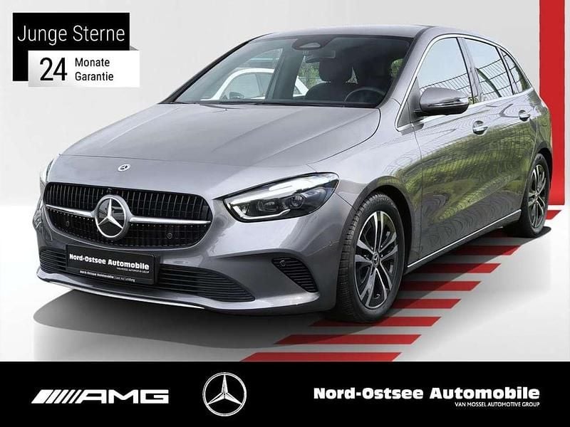 Metalliclack mountaingrau Gebraucht 2024 Mercedes B200 Van / Kleinbus | 31.990 € (Teuer) - Bild 1/4