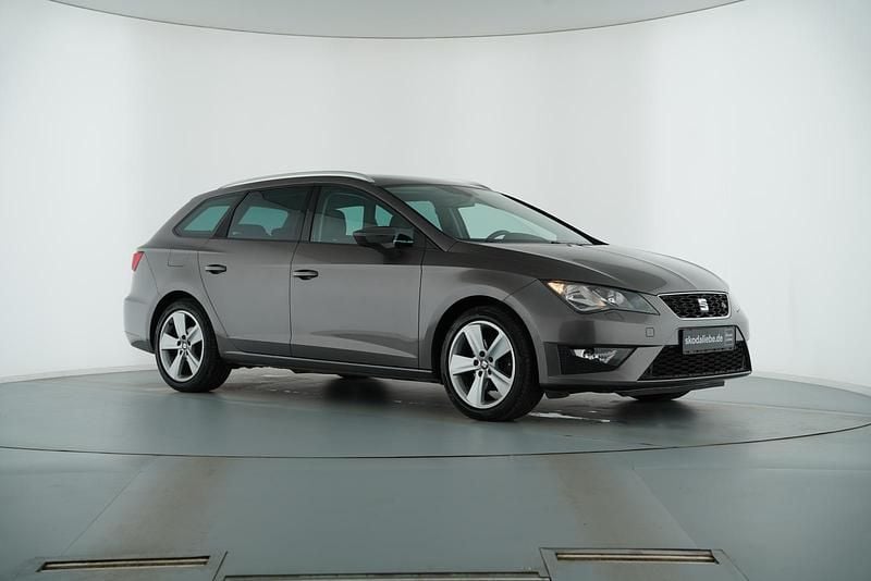 Usado Seat Leon ST FR 125 HP (91 kW) 2015 Cinzento Carrinha