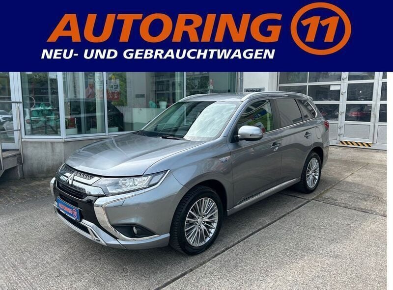 Grau Gebraucht 2019 Mitsubishi Outlander P-HEV Diamant Edition SUV | 18.990 € (Guter Preis) - Bild 1/4