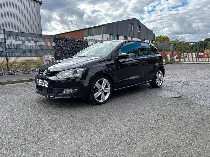 Schwarz Gebraucht 2011 VW Polo Team Limousine | 4.590 € (Guter Preis) - Bild 1/4