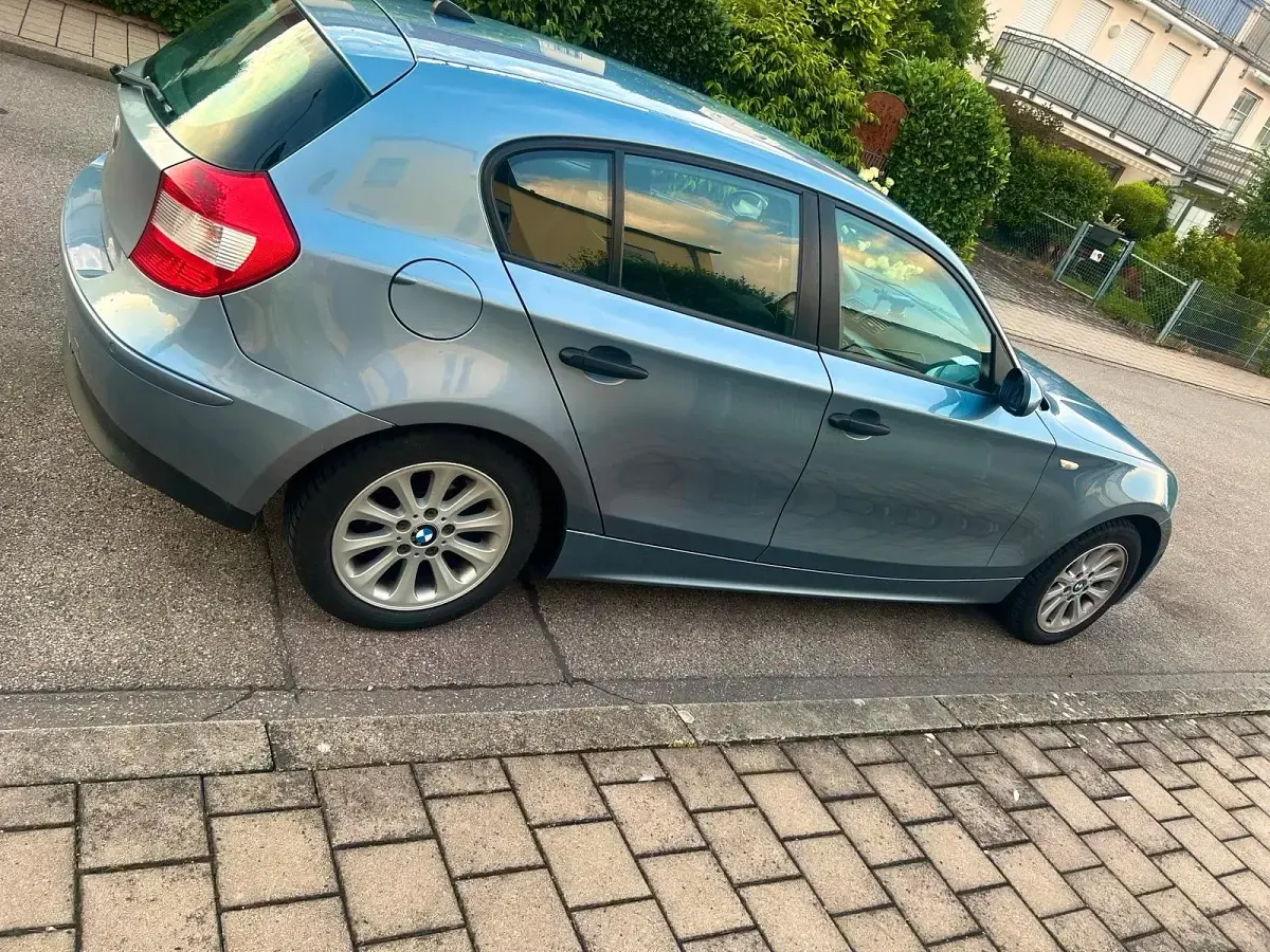 Gebraucht BMW 116 122 PS (89 kW) 2006 Grau Kleinwagen