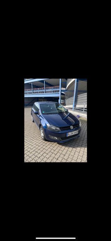 Blau Gebraucht 2014 VW Polo Life Kleinwagen | 5.500 € (Guter Preis) - Bild 1/4
