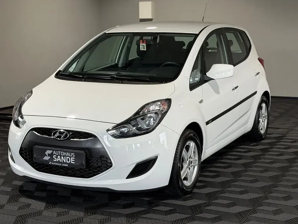 Gebraucht Hyundai ix20 Classic 90 PS (66 kW) 2016 Weiß Kleinwagen