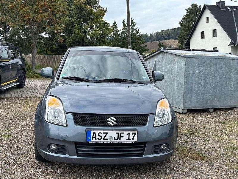 Grau Gebraucht 2006 Suzuki Swift Limousine | 2.500 € (Guter Preis) - Bild 1/4