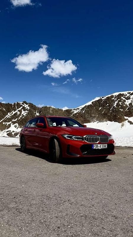 Gebraucht 2024 BMW 330e Shadowline Kombi | 41.499 € (Guter Preis) - Bild 1/4