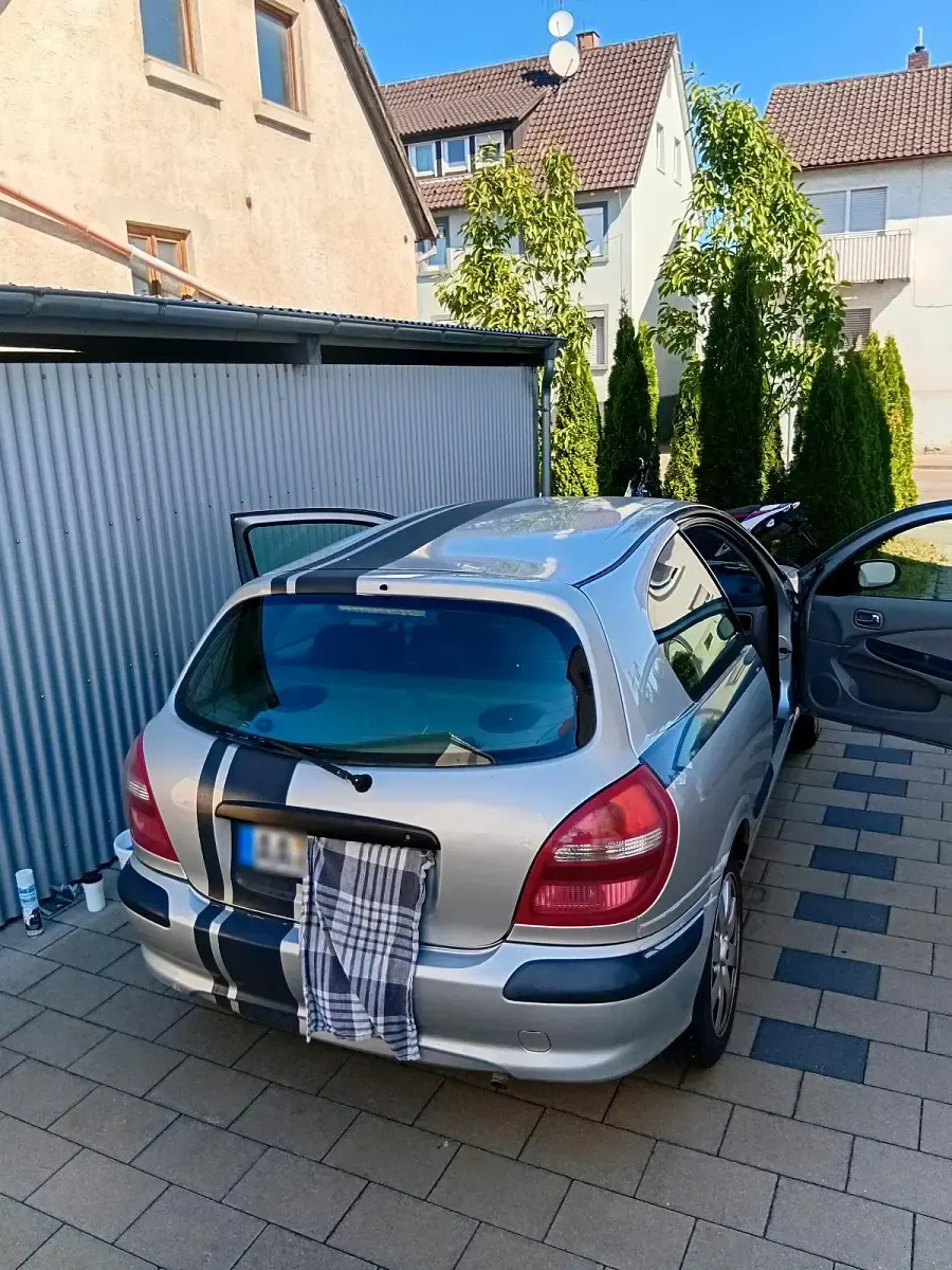 Gebraucht Nissan Almera 116 PS (85 kW) 2002 Silber Kleinwagen