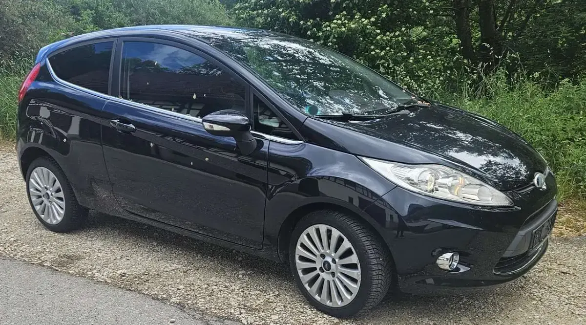 Gebraucht Ford Fiesta Titanium 82 PS (60 kW) 2010 Limousine
