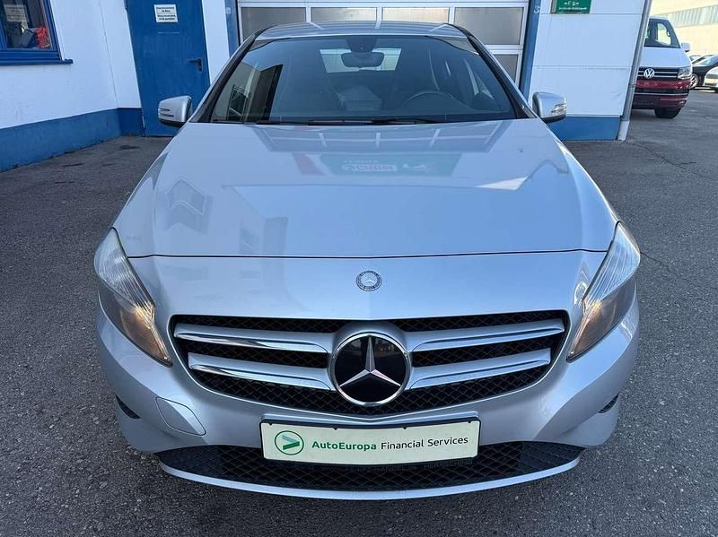 Gebraucht Mercedes A180 122 PS (89 kW) 2013 Polarsilber  metalliclack Kleinwagen