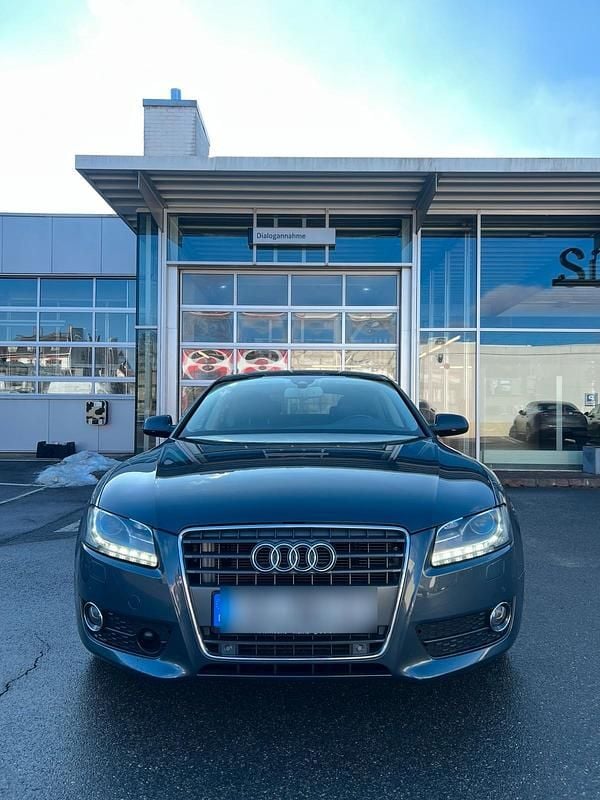 Grau Gebraucht 2010 Audi A5 Limousine | 9.500 € (Fairer Preis) - Bild 1/4