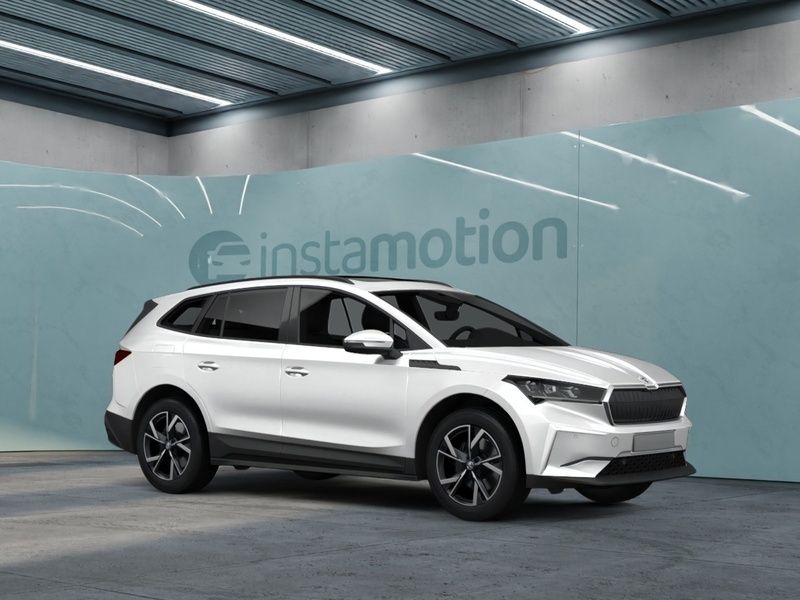 Weiß Gebraucht 2021 Skoda Enyaq iV Loft SUV | 25.487 € (Fairer Preis) - Bild 1/4