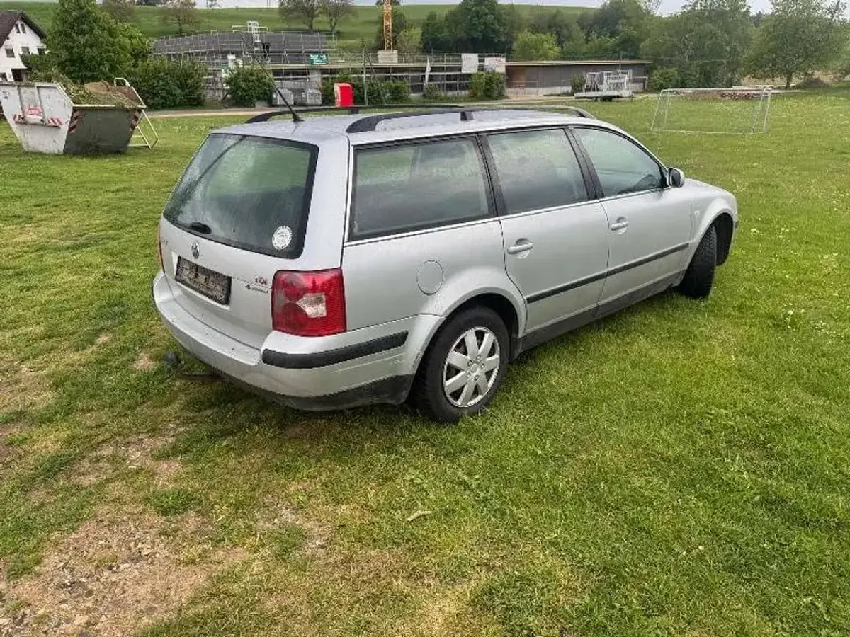 Gebraucht VW Passat 131 PS (96 kW) 2002 Silber Kombi