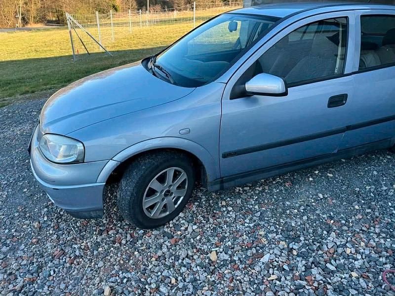 Gebraucht Opel Astra 86 PS (63 kW) 2001 Silber Kleinwagen