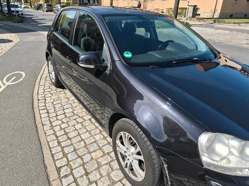 Gebraucht VW Golf V 85 PS (62 kW) 2006 Schwarz Kleinwagen