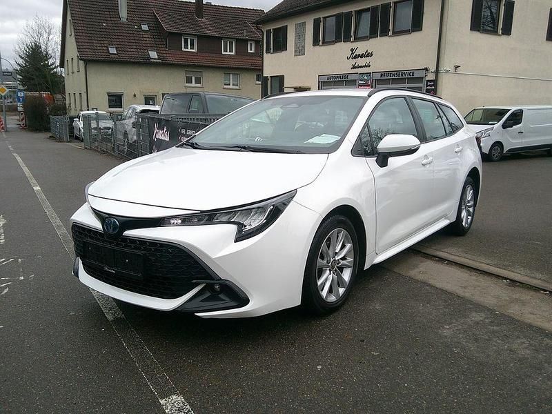 Gebraucht Toyota Corolla Business Edition 140 PS (102 kW) 2023 Weiß Kombi