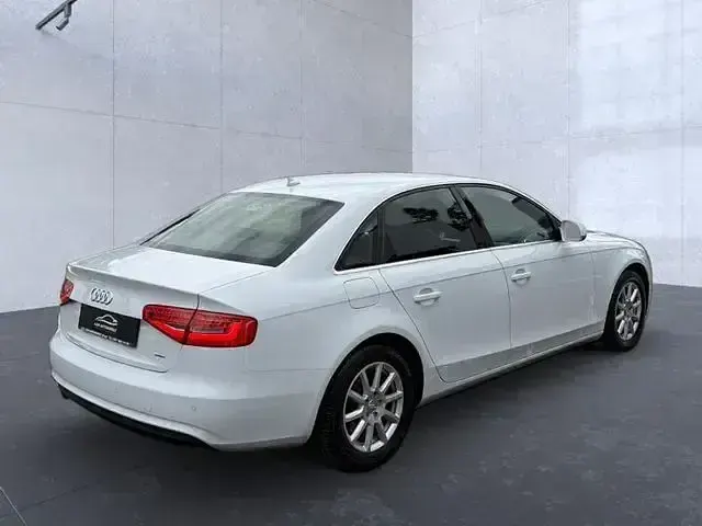 Gebraucht Audi A4 Attraction 195 PS (143 kW) 2014 Weiß Limousine