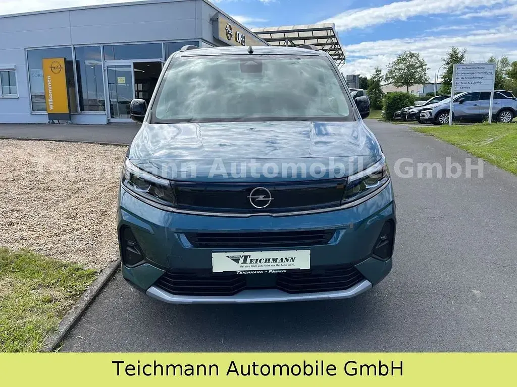 Neu Opel Combo Life 131 PS (96 kW) 2026 Blau Van / Kleinbus