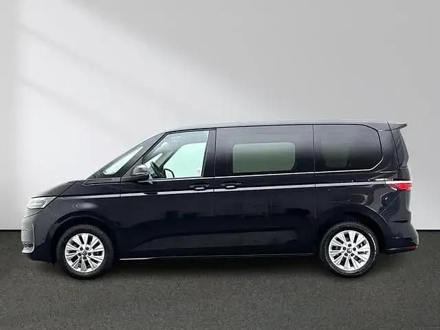 Second-hand VW Multivan Life 150 CP (110 kW) 2024 Negru Monovolum