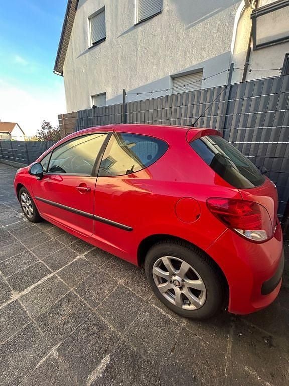 Gebraucht Peugeot 207 CC Access 120 PS (88 kW) 2010 Rot Cabrio