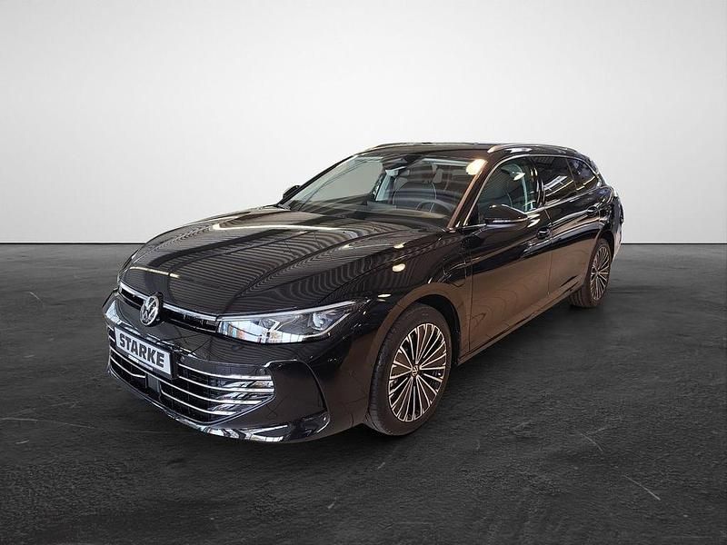 Gebraucht VW Passat Elegance 204 PS (150 kW) 2025 Schwarz Kombi