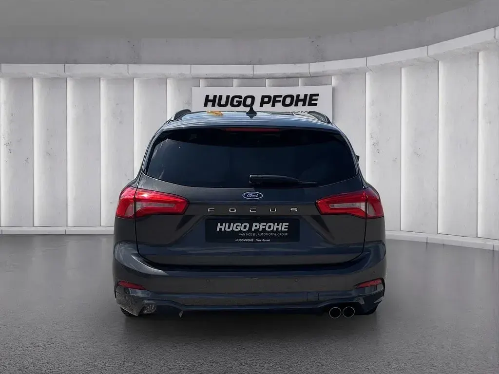 Gebraucht Ford Focus ST-Line 120 PS (88 kW) 2022 Grau Limousine