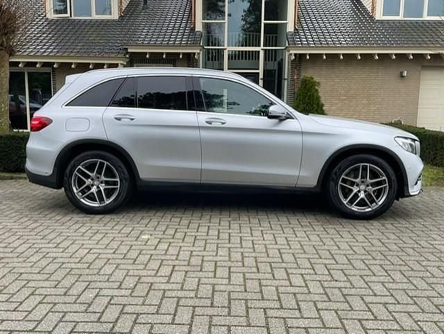 Gebraucht Mercedes GLC220 AMG line 163 PS (119 kW) 2015 Silber SUV
