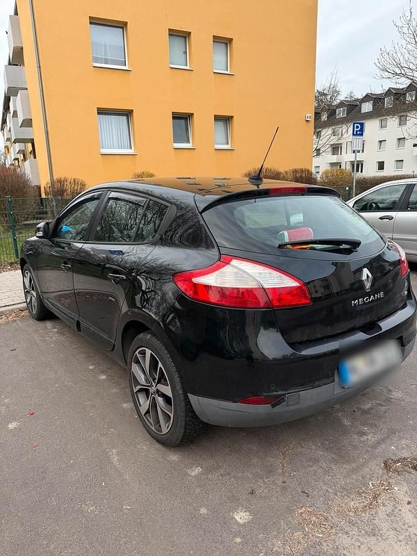 Gebraucht Renault Mégane III 116 PS (85 kW) 2013 Schwarz Limousine