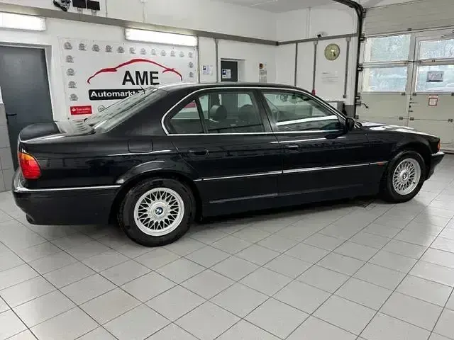 Gebraucht BMW 735 238 PS (175 kW) 1999 Schwarz Limousine