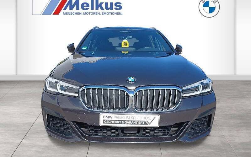 Gebraucht BMW 520 M Sport 197 PS (144 kW) 2022 Grau Kombi