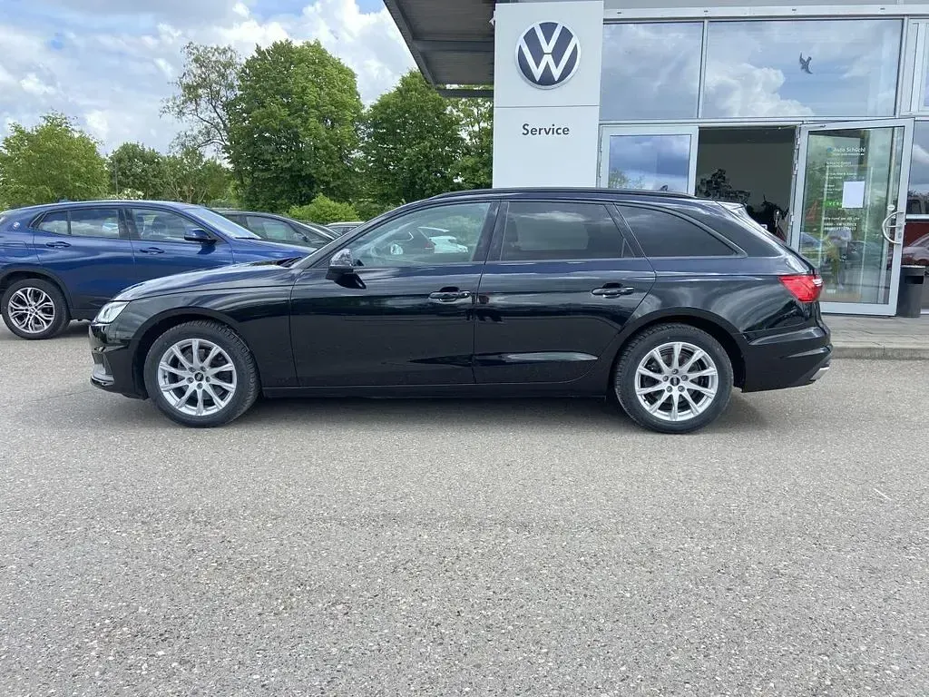 Używany Audi A4 150 KM (110 kW) 2022 Czarny Kombi