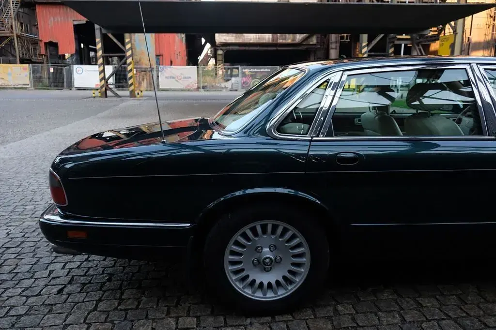 Gebraucht Jaguar XJ12 318 PS (233 kW) 1994 Grün Limousine