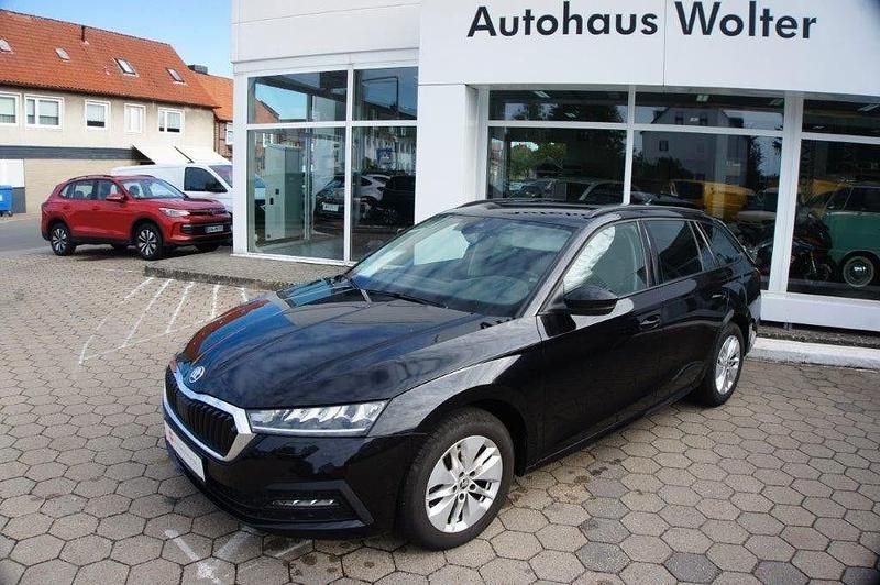 Schwarz Gebraucht 2022 Skoda Octavia Ambition Kombi | 22.860 € (Fairer Preis) - Bild 1/4