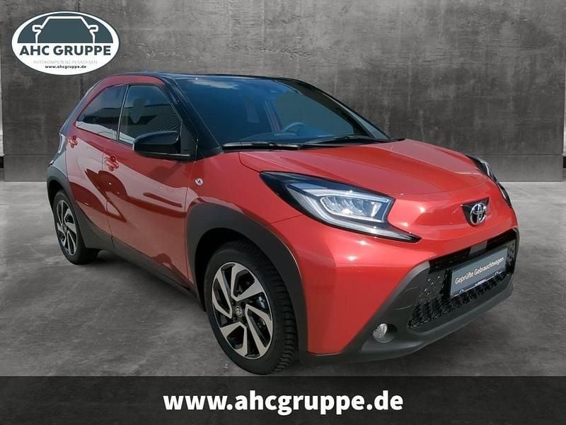 Gebraucht Toyota Aygo X Comfort 72 PS (52 kW) 2024 Rot SUV