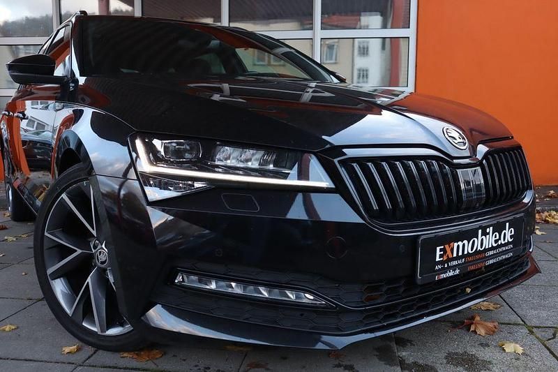 Schwarz Gebraucht 2021 Skoda Superb SportLine Limousine | 25.999 € (Fairer Preis) - Bild 1/4