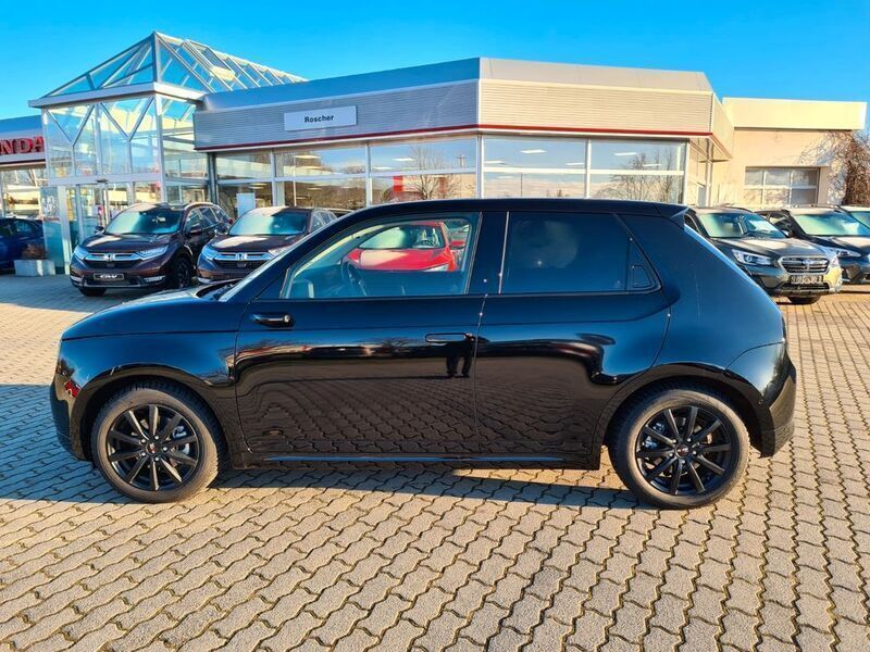 Crystal black p. Gebraucht 2022 Honda e Kleinwagen | 17.990 € (Fairer Preis) - Bild 1/4
