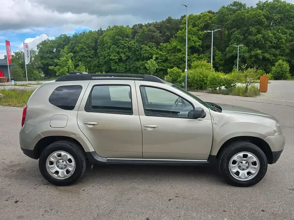 Occasion Dacia Duster Lauréate 110 ch (80 kW) 2011 Gris SUV