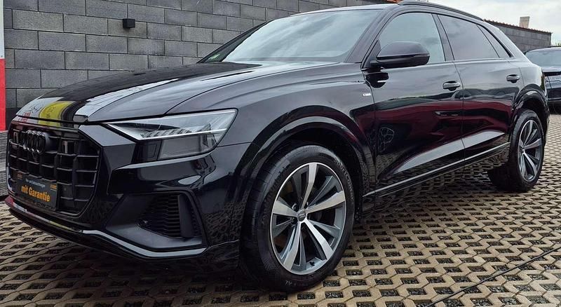 Orcaschwarz metallic Gebraucht 2020 Audi Q8 S-line plus SUV | 52.990 € (Superpreis) - Bild 1/2