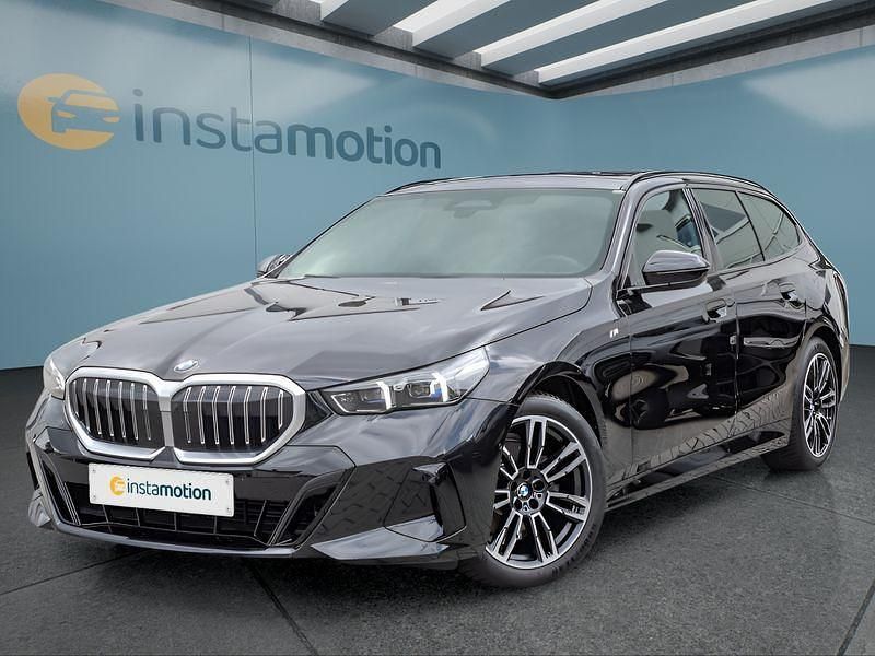 Schwarz Gebraucht 2024 BMW 520 Kombi | 53.899 € (Superpreis) - Bild 1/4