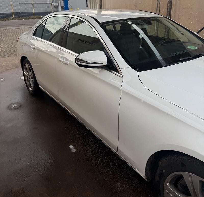 Gebraucht Mercedes E200 185 PS (136 kW) 2018 Weiß Limousine