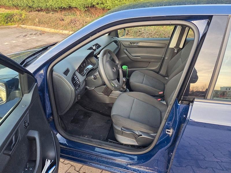 Gebraucht Skoda Fabia Monte Carlo 75 PS (55 kW) 2016 Blau Kombi