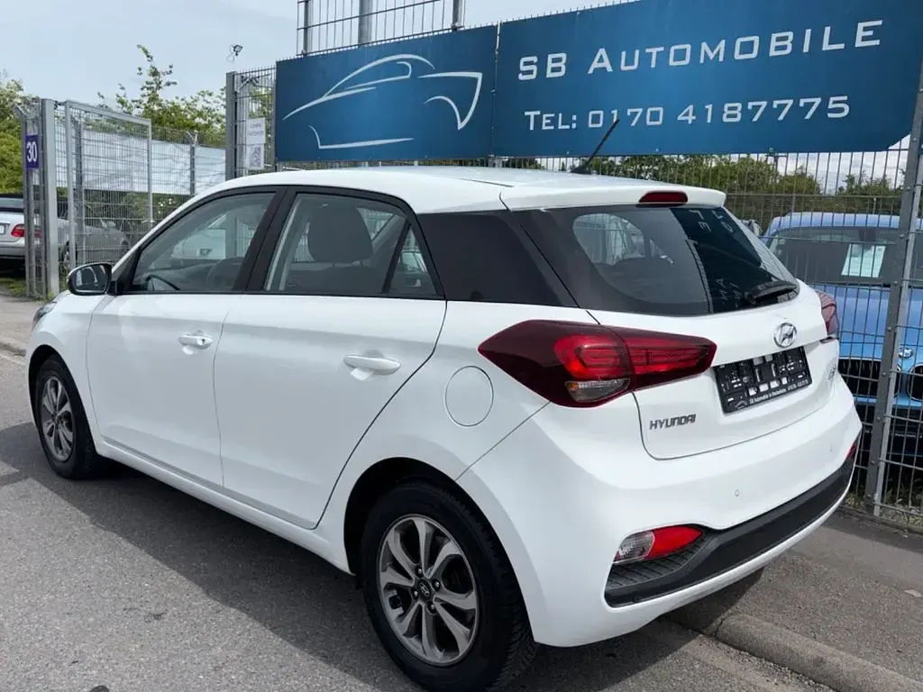 Gebraucht Hyundai i20 Active 101 PS (74 kW) 2019 Weiß Kleinwagen