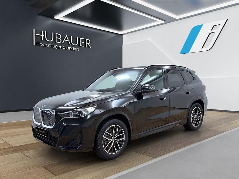 Schwarz Neu 2025 BMW iX1 M Sport SUV | 47.879 € (Superpreis) - Bild 1/4